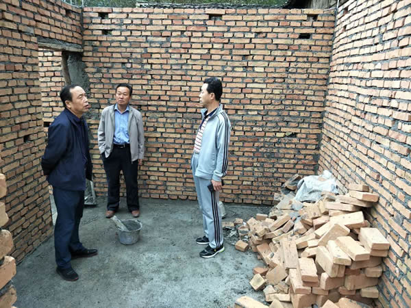 隴運集團公司黨委書記、董事長李寅祥同志深入琵琶鎮(zhèn)寧強村開展幫扶工作