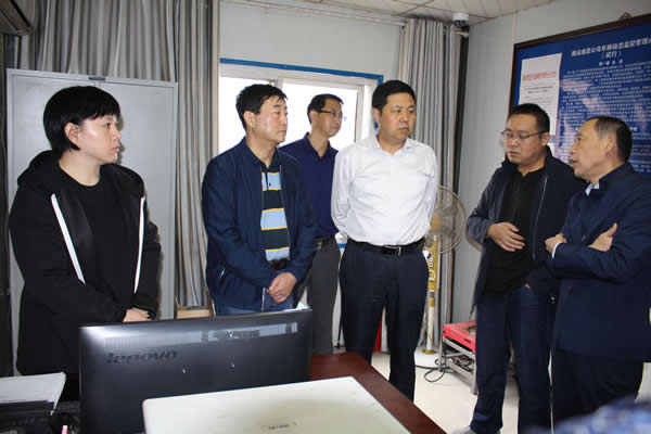 市交通運輸局黨組副書記、市運管局局長何濤一行到隴運集團(tuán)公司檢查國慶節(jié)前安全生產(chǎn)工作