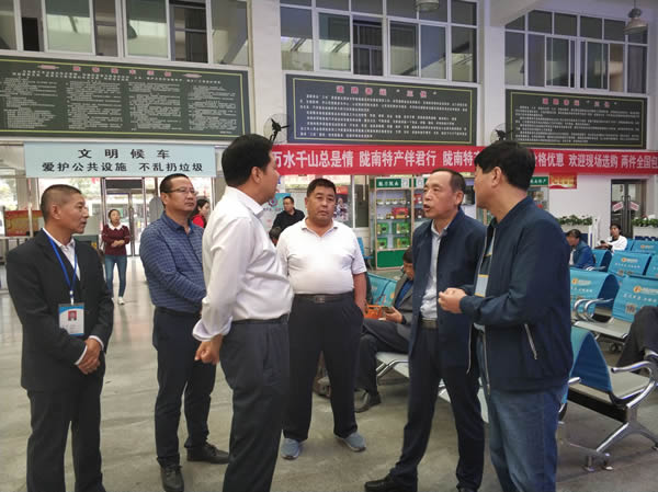 市交通運輸局黨組副書記、市運管局局長何濤一行到隴運集團(tuán)公司檢查國慶節(jié)前安全生產(chǎn)工作