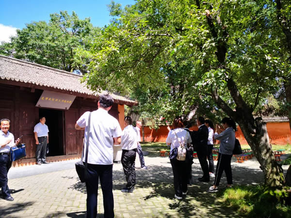 隴運集團公司黨委開展“不忘初心、牢記使命”紀念建黨98周年主題黨日活動